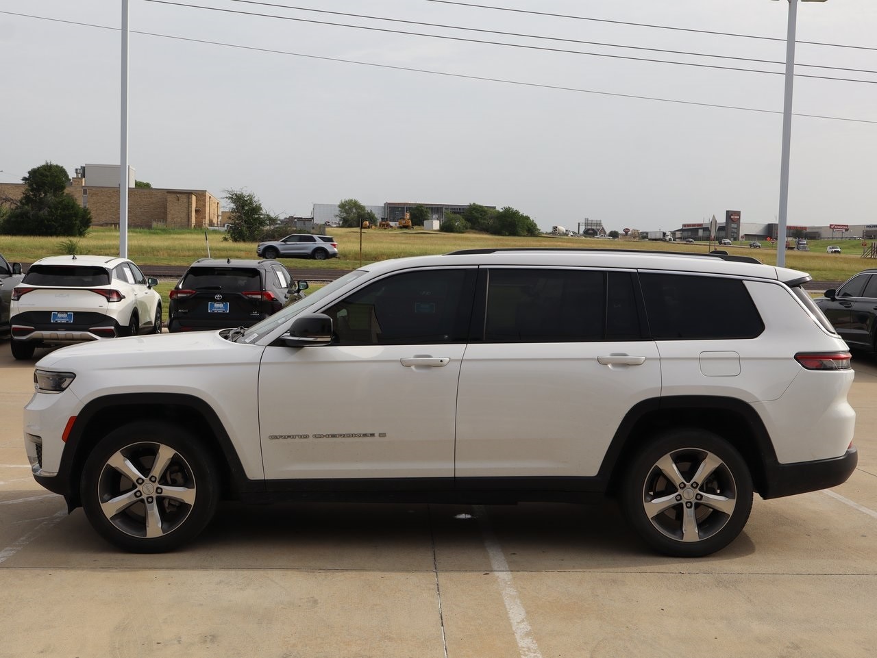 Used 2021 Jeep Grand Cherokee L Limited with VIN 1C4RJKBG5M8106946 for sale in Fort Worth, TX