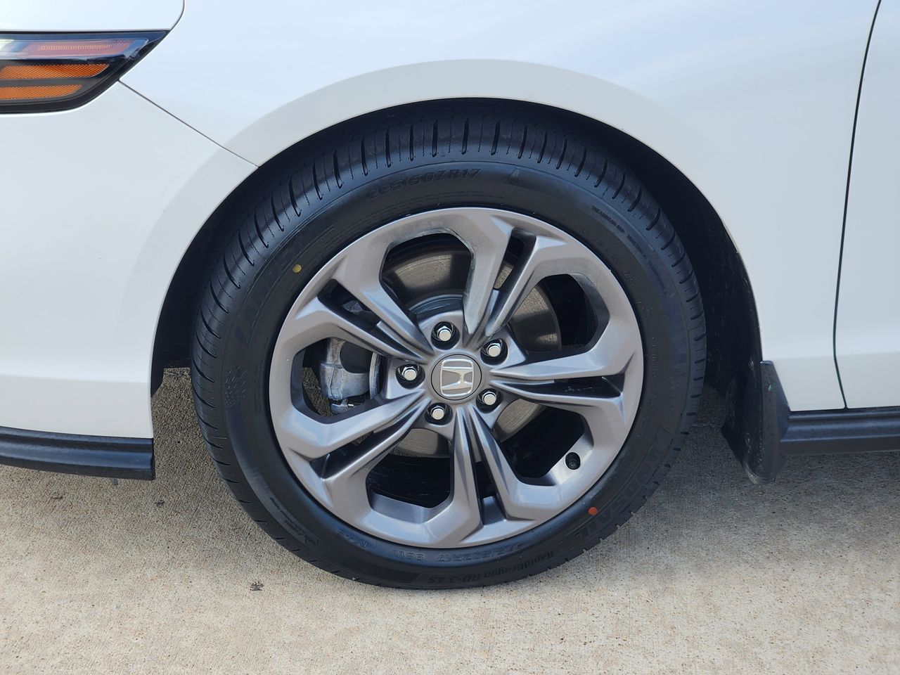 2023 Honda Accord EX - Photo 11