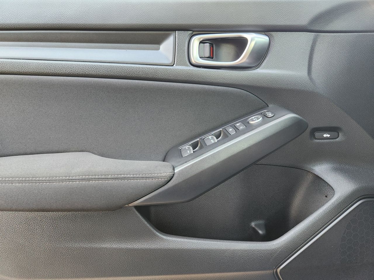 2025 Honda Civic Sport - Photo 22