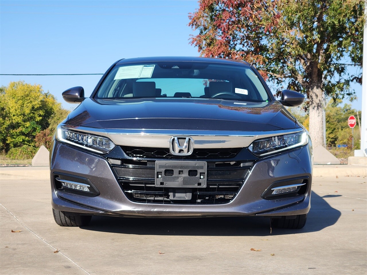 2020 Honda Accord Hybrid Touring photo 2