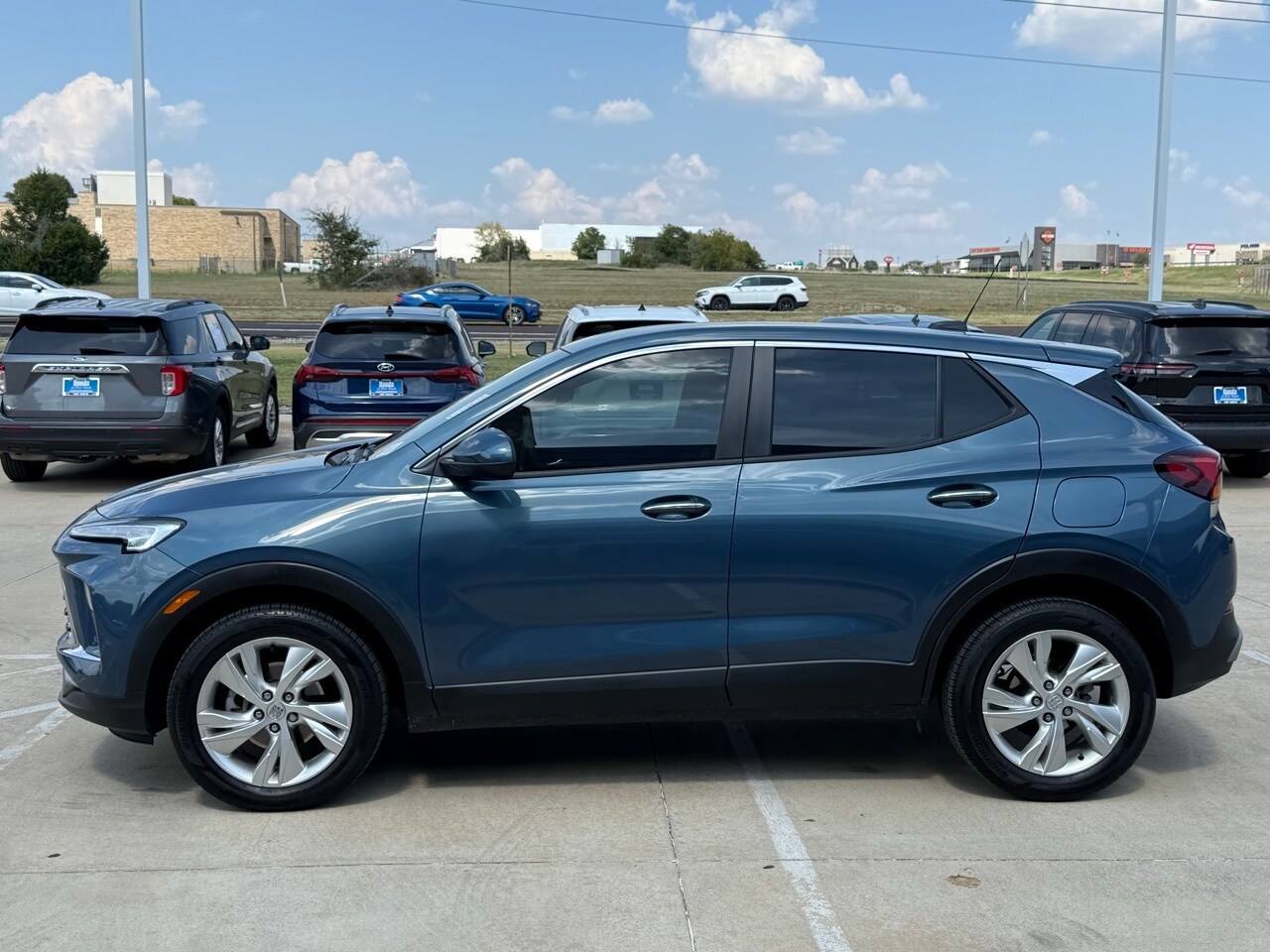 2025 Buick Encore GX Preferred photo 2