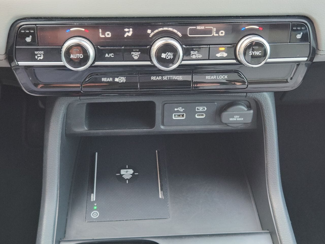 2023 Honda Pilot Touring - Photo 18
