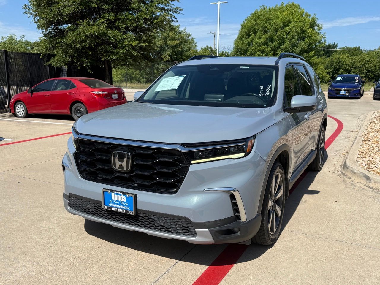 2024 Honda Pilot Touring 2WD's photo