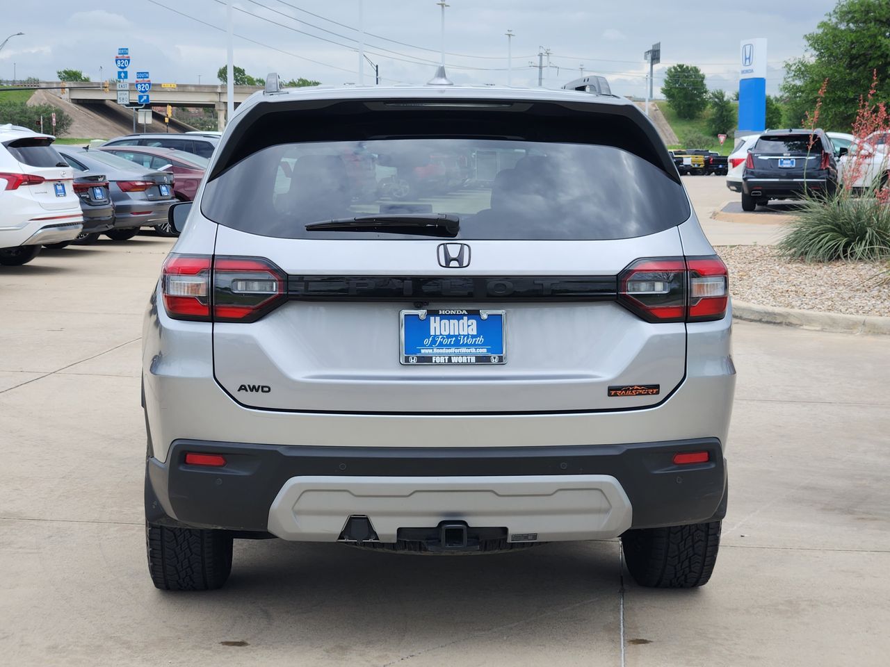 View vehicle photo 6