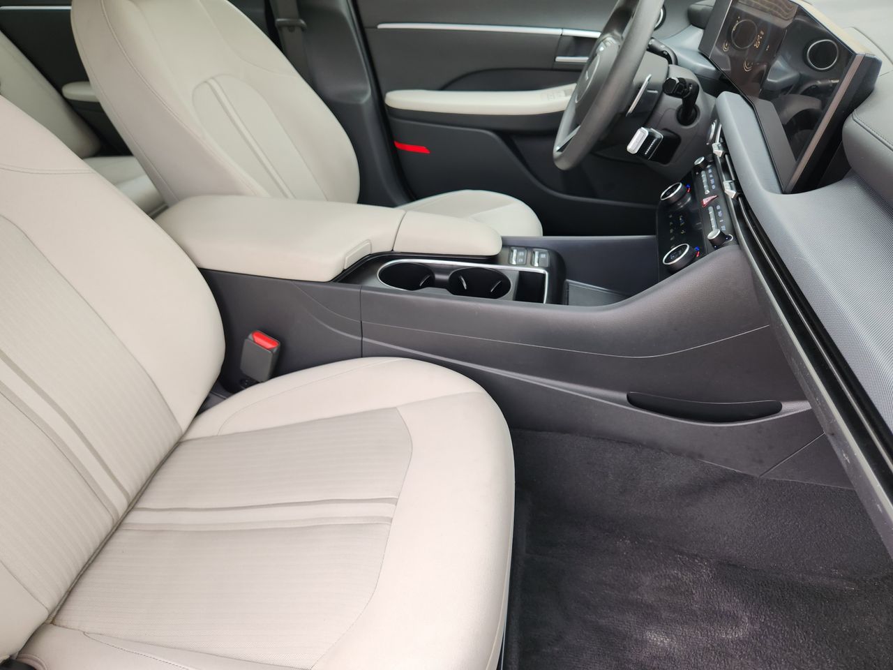 2025 Hyundai Sonata SEL - Photo 13