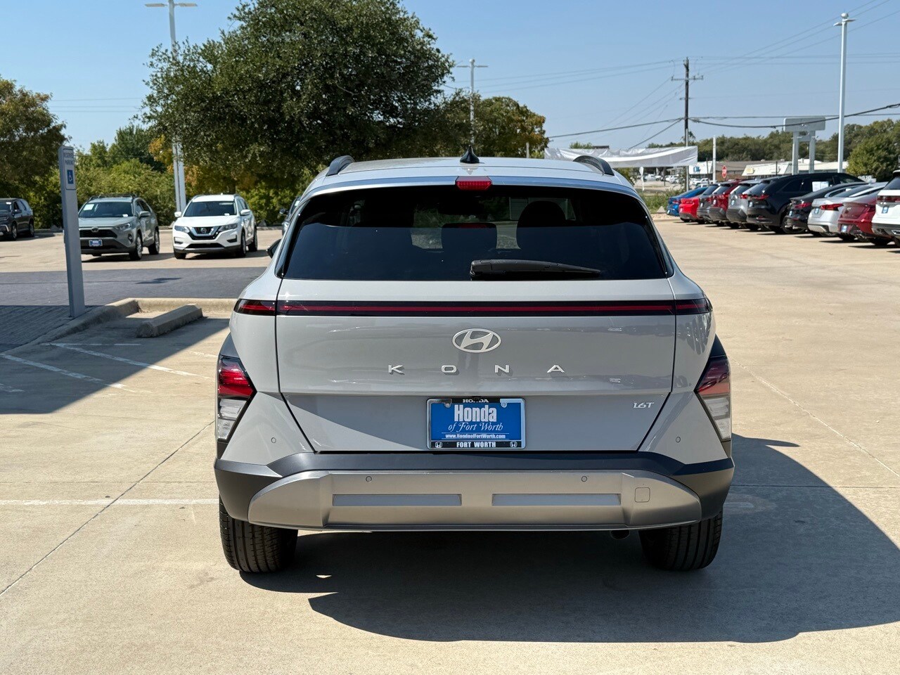 2024 Hyundai Kona Limited photo 3