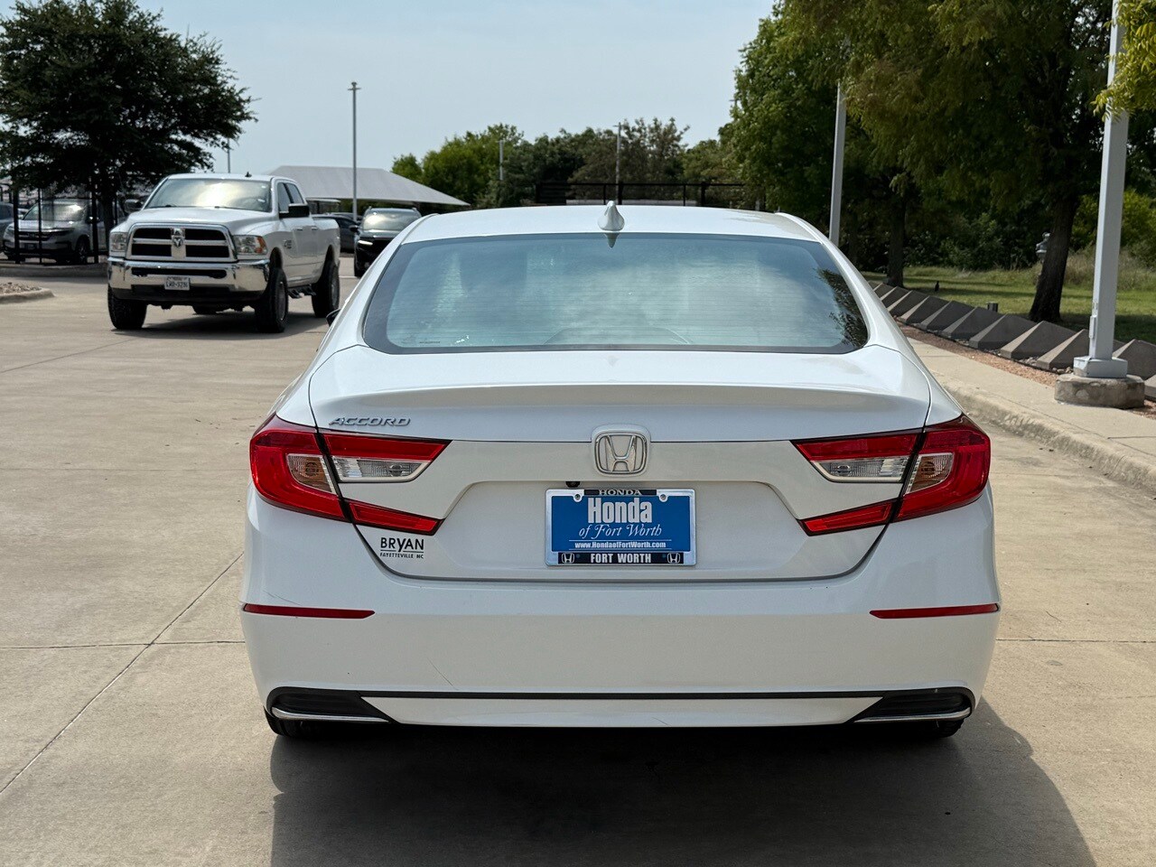 2019 Honda Accord LX photo 4