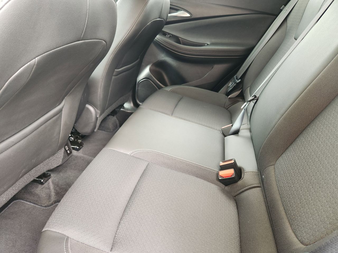 2025 Buick Encore GX Preferred - Photo 28