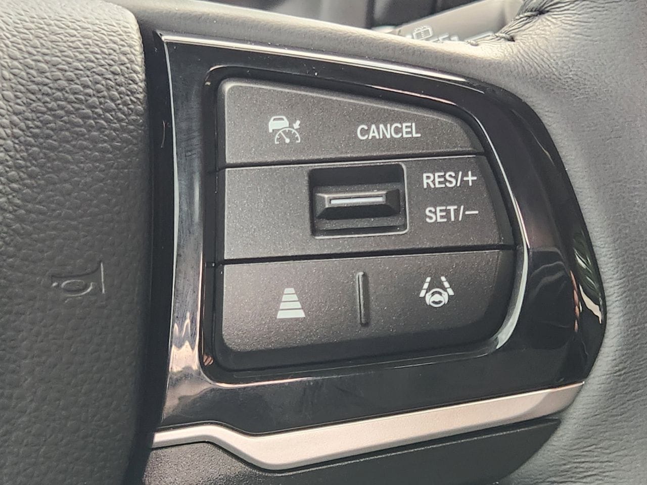 2025 Honda Odyssey Touring - Photo 28
