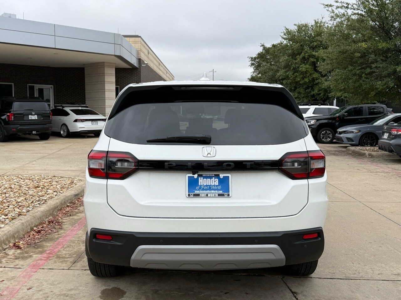 2024 Honda Pilot EX-L photo 3