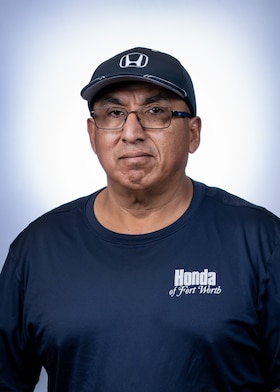 Staff member Esperidon Artega from ID_4d824d003543