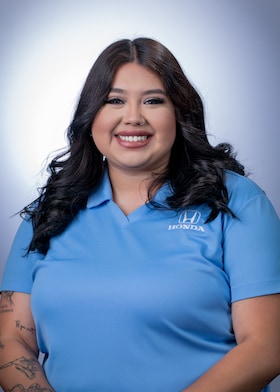 Staff member Jennifer Flores from ID_e68d585d2ba0
