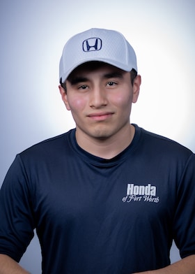 Staff member Elvyn Cardero from ID_4d824d003543