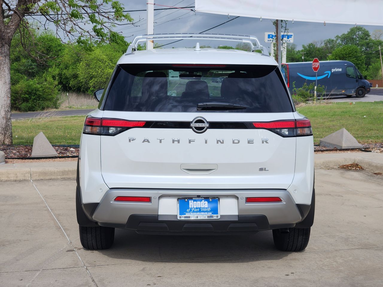 View vehicle photo 6