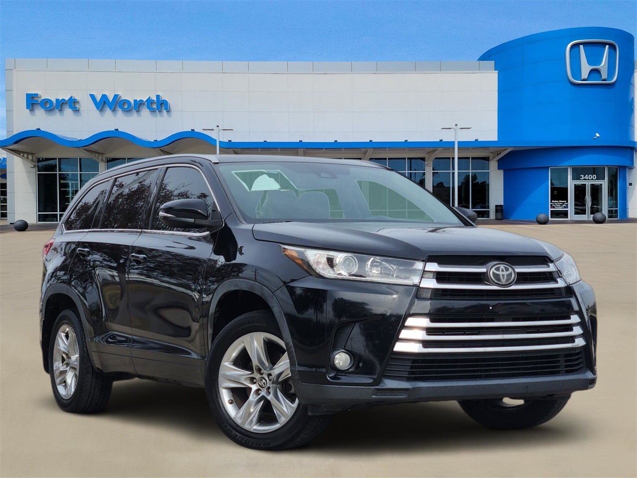 2017 Toyota Highlander Limited's photo