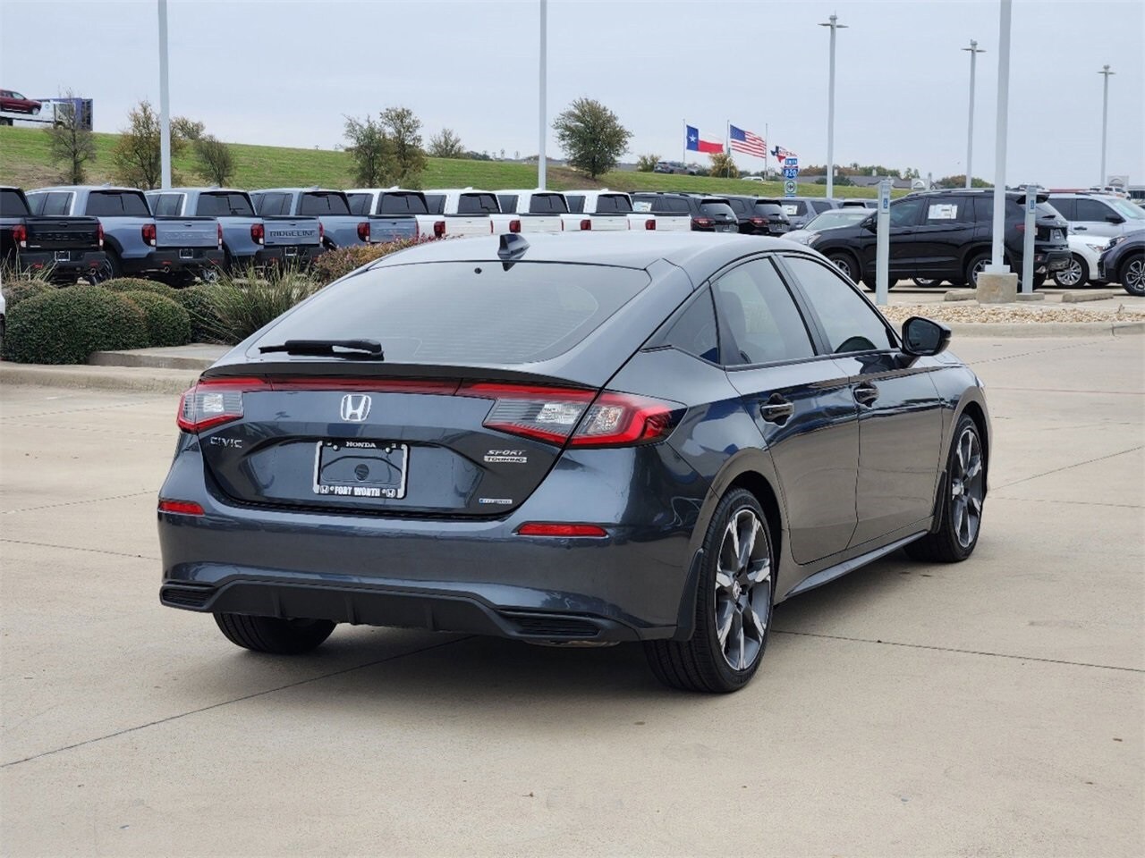 2026 Honda Civic Hybrid Sport Touring Hatchback photo 3
