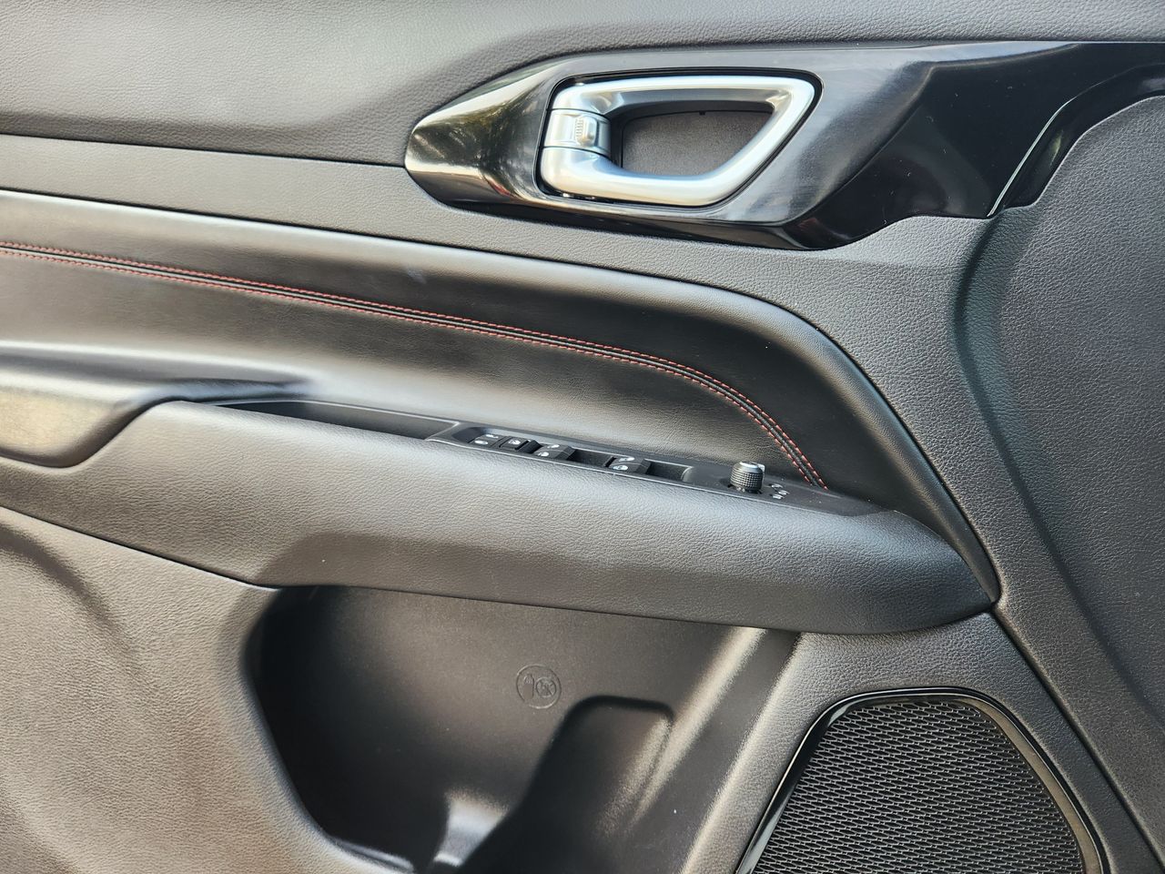 2025 Jeep Compass Trailhawk - Photo 22