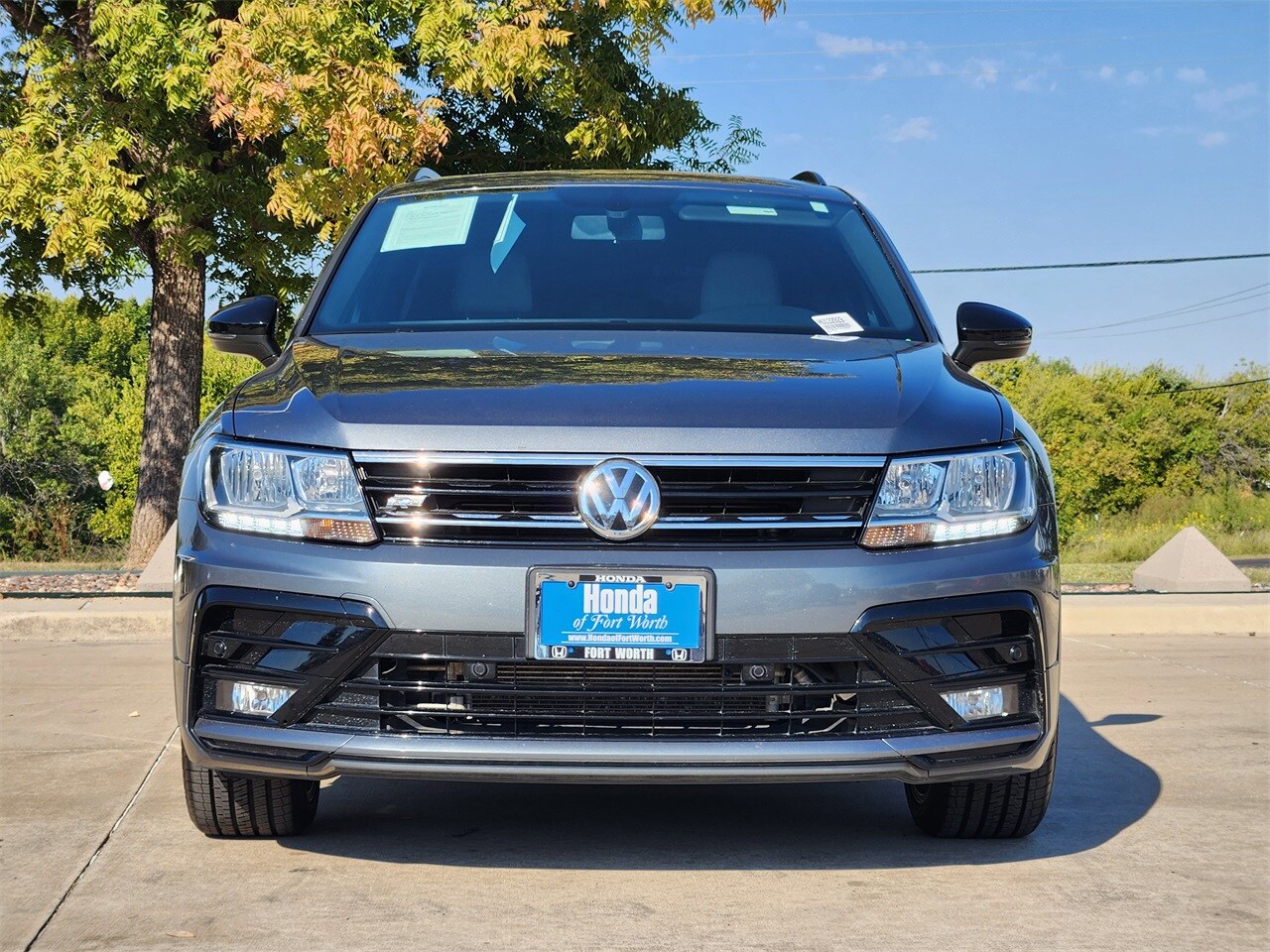 2020 Volkswagen Tiguan SE R-Line Black photo 2