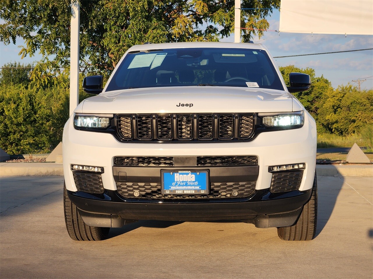 2024 Jeep Grand Cherokee Limited photo 2