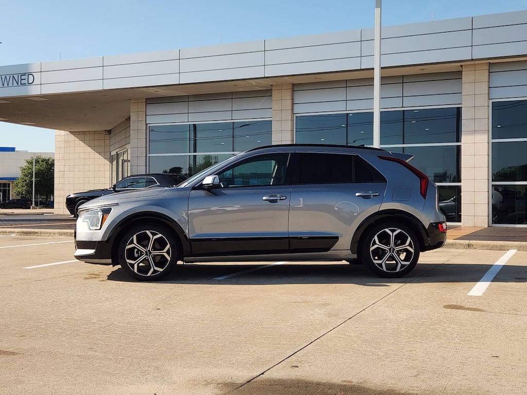 Used 2023 Kia Niro EX Touring SUV