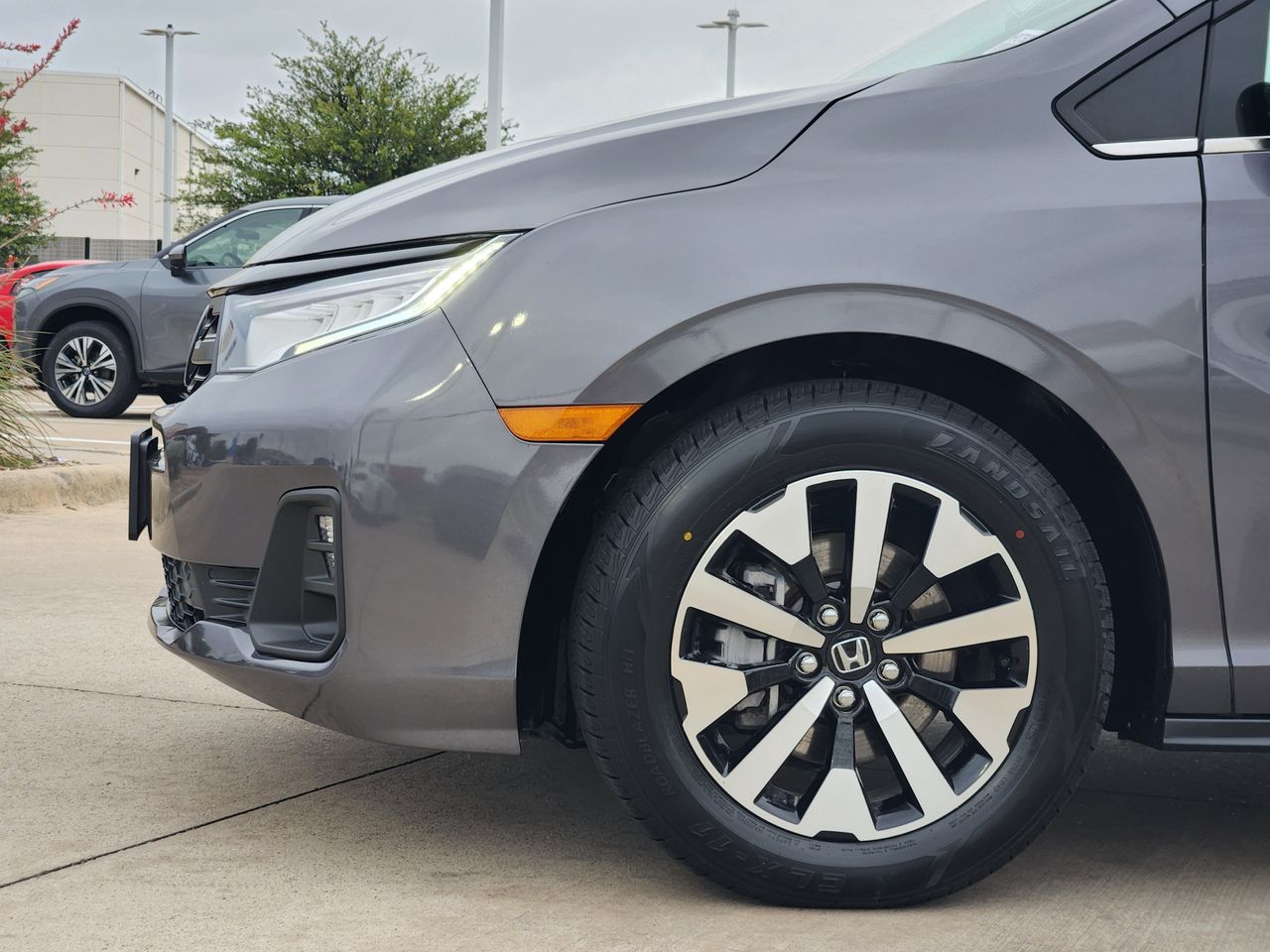 2025 Honda Odyssey EX-L - Photo 8
