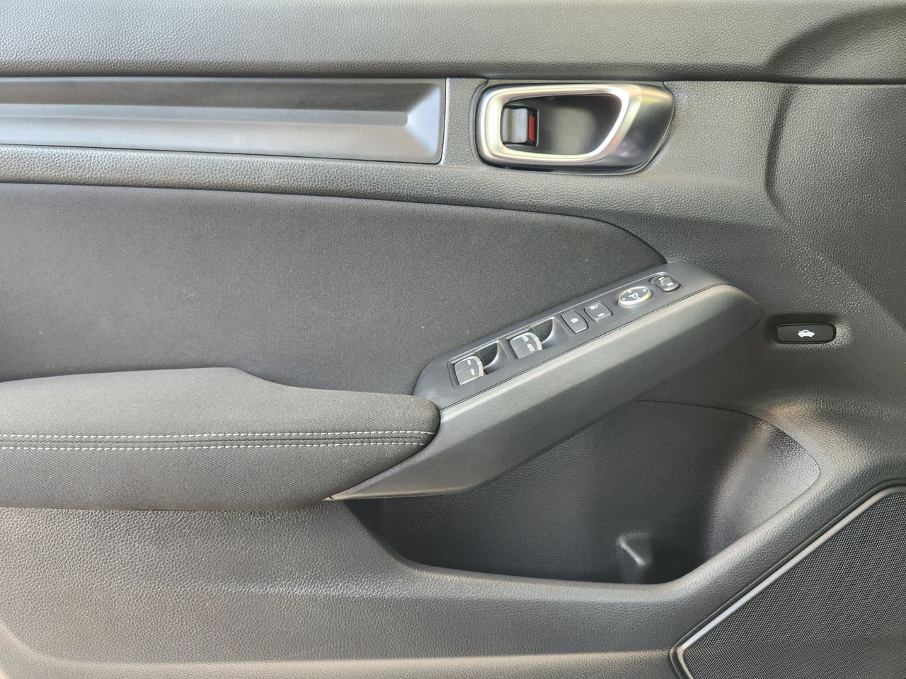 2025 Honda Civic Sport - Photo 22