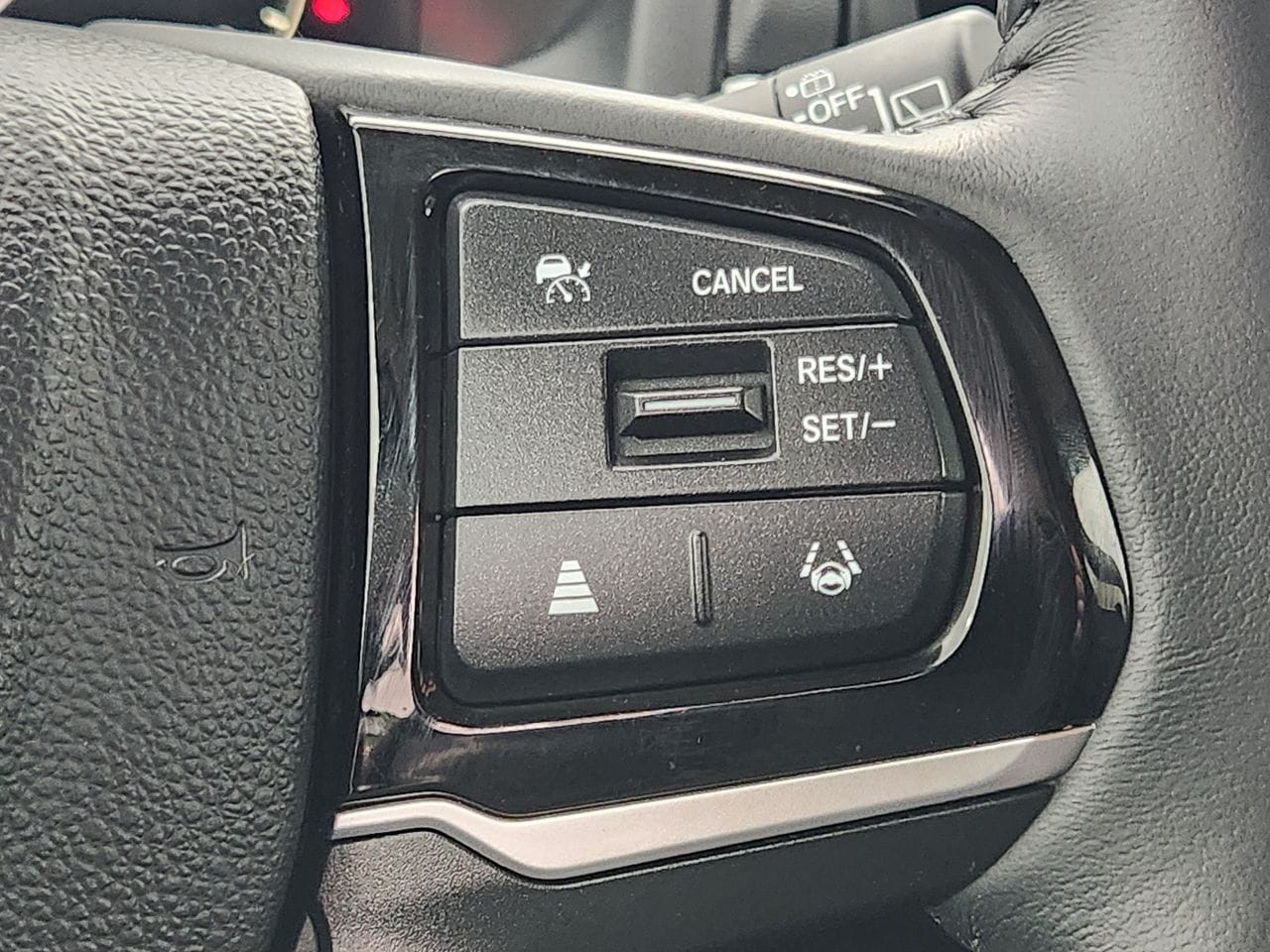 2025 Honda Odyssey EX-L - Photo 28