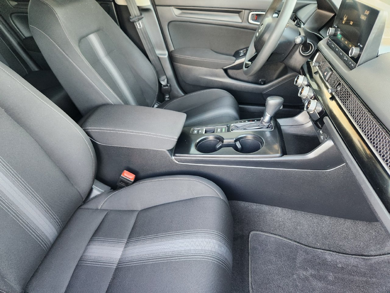 2023 Honda Civic Hatchback LX - Photo 13
