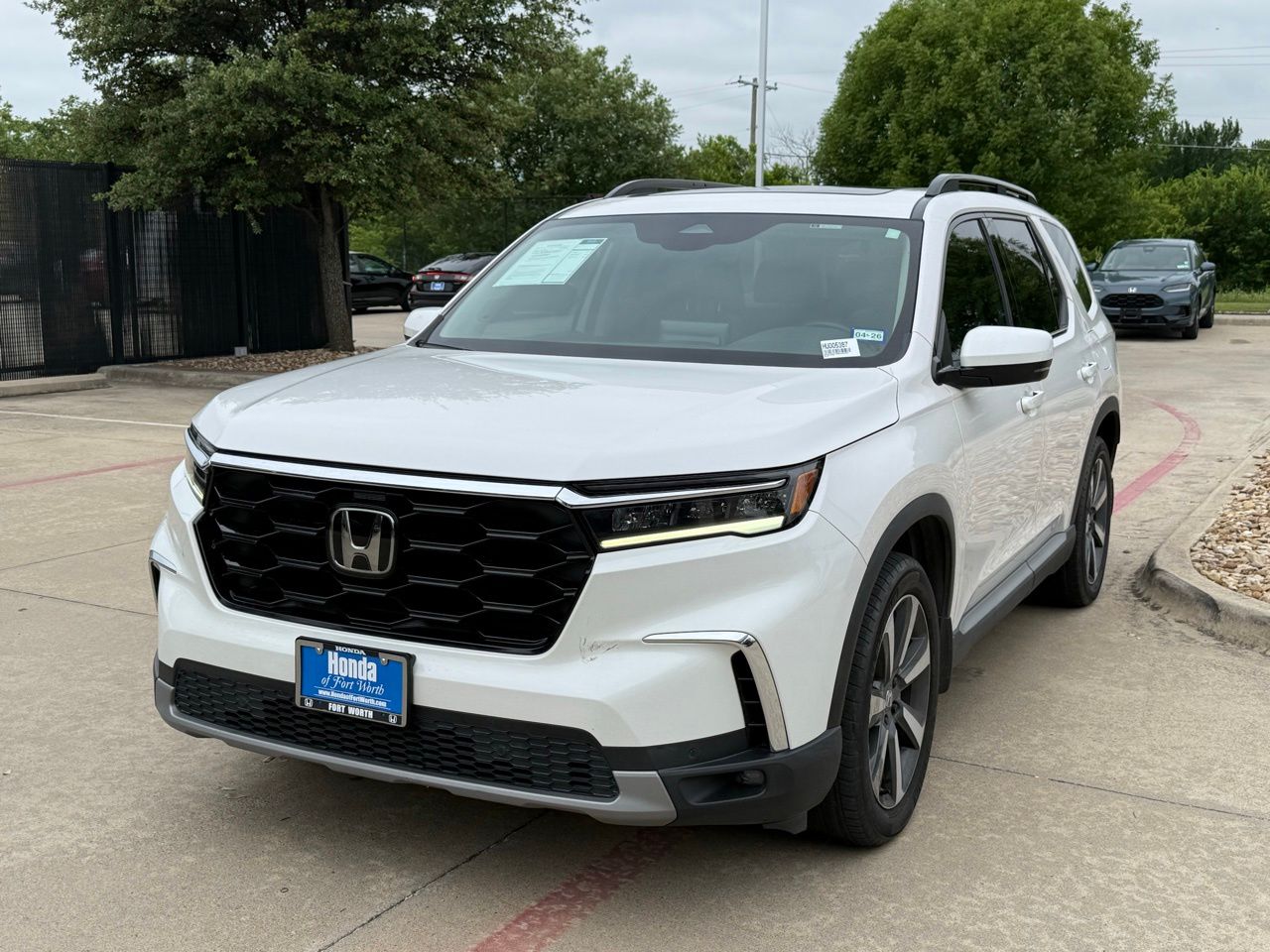 2024 Honda Pilot Touring 2WD's photo