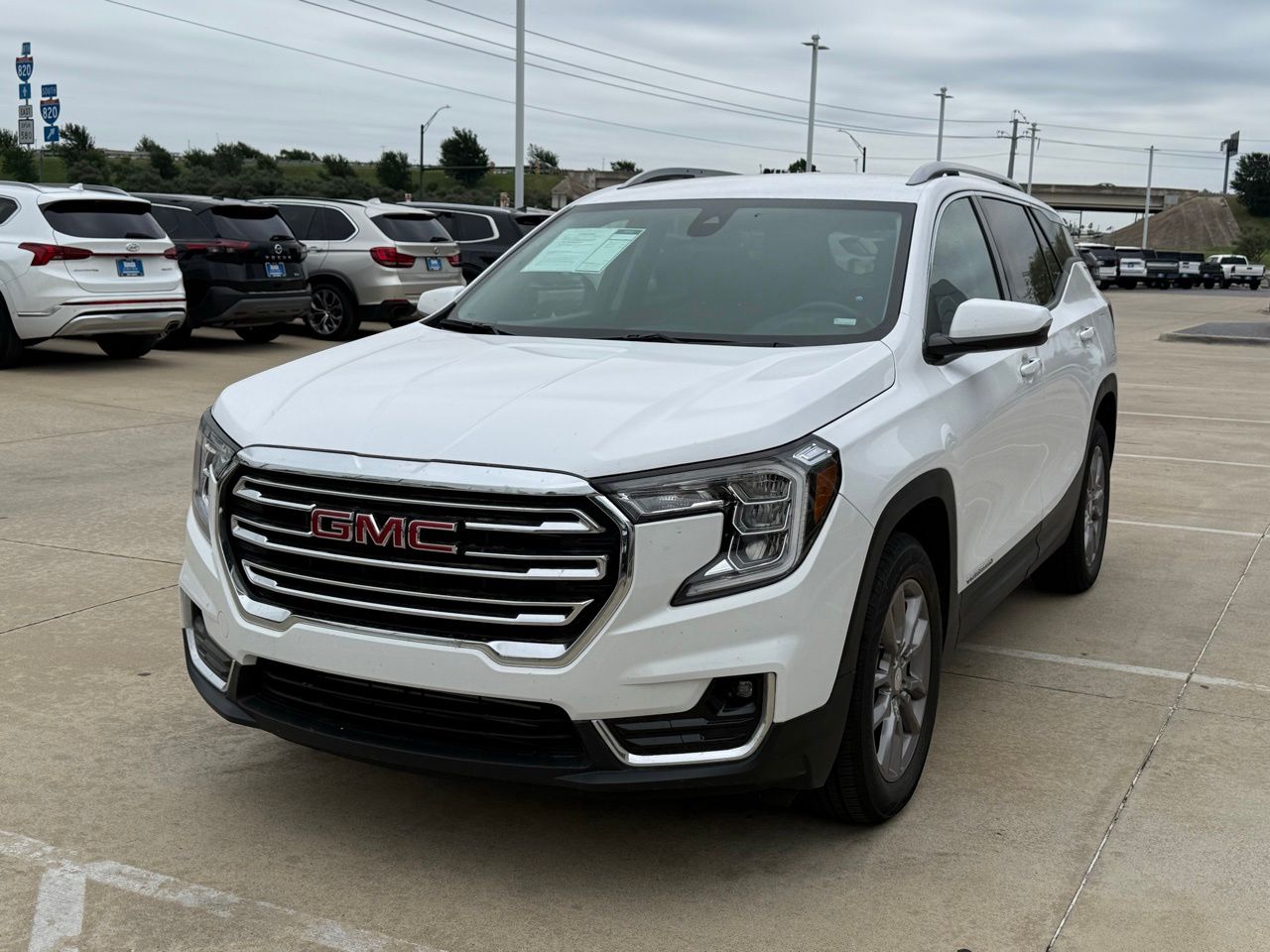 2024 GMC Terrain SLT AWD's photo