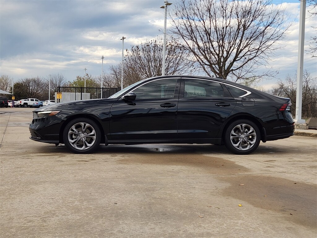 Used 2024 Honda Accord EX Sedan