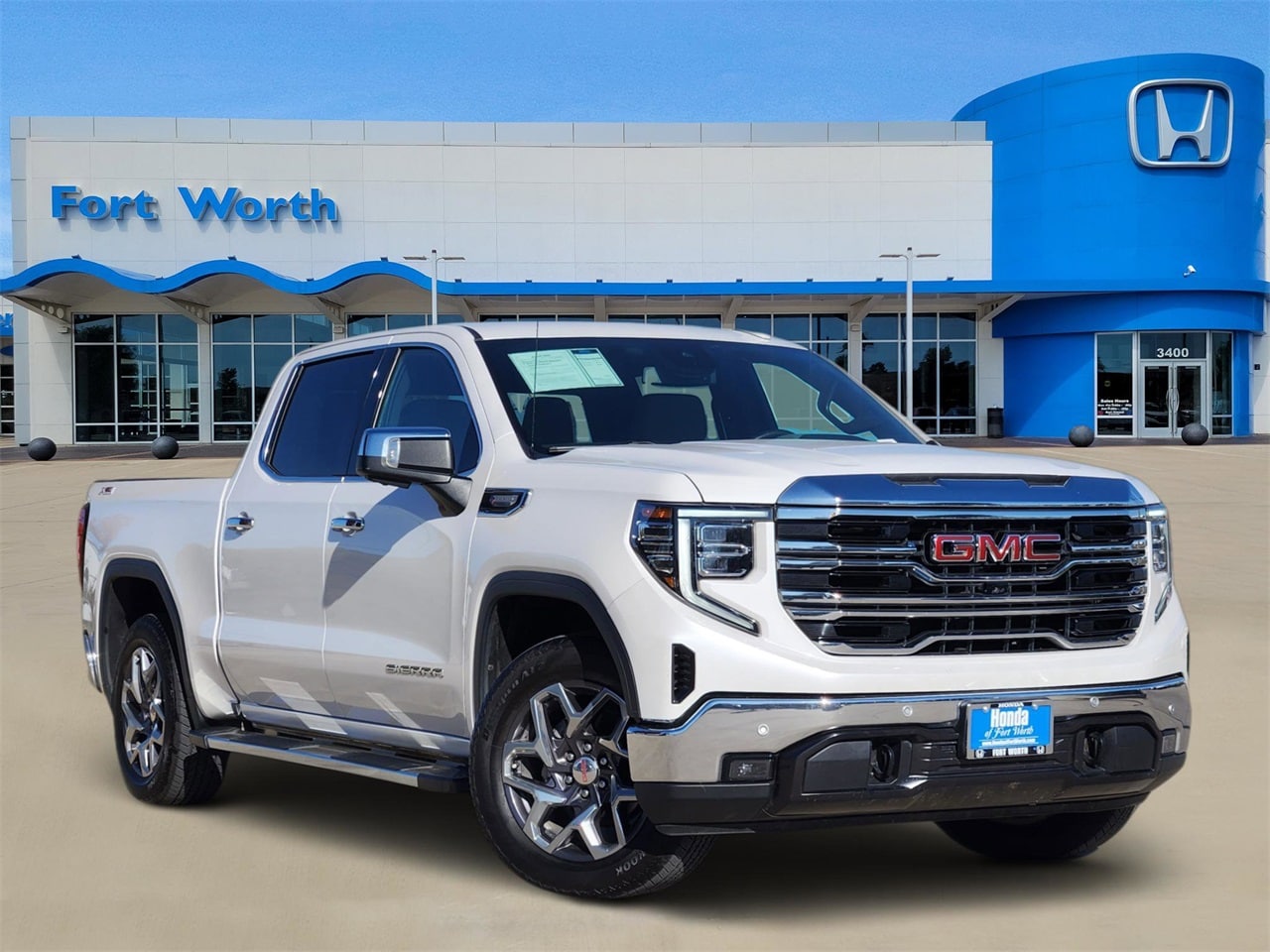 2023 GMC Sierra 1500 SLT's photo