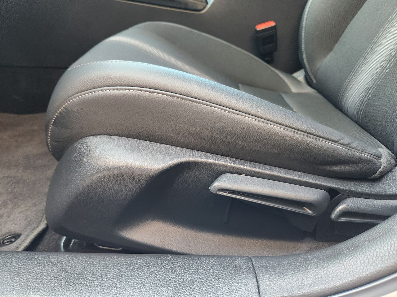 2025 Honda Civic Sport - Photo 23