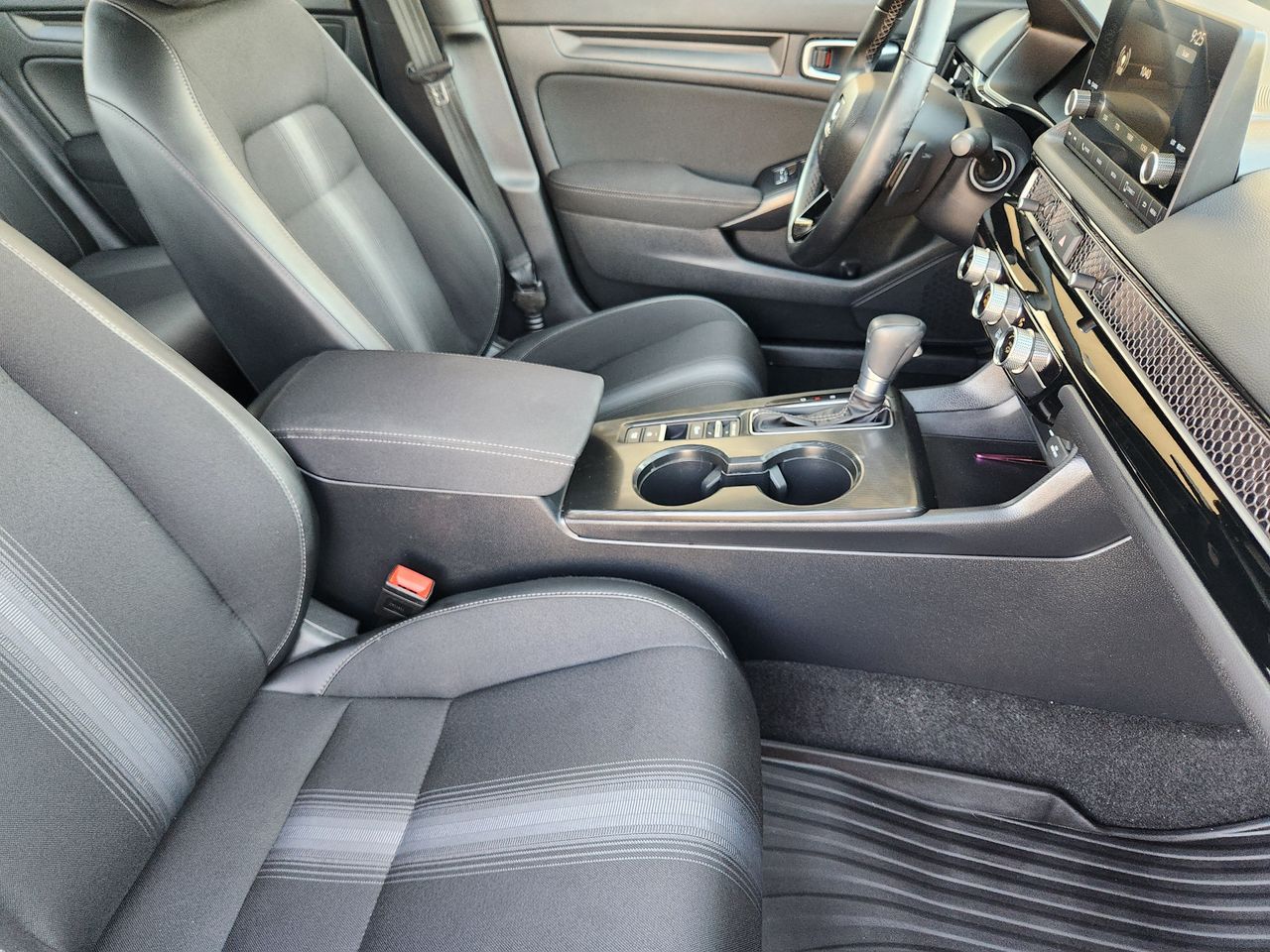 2025 Honda Civic Sport - Photo 13