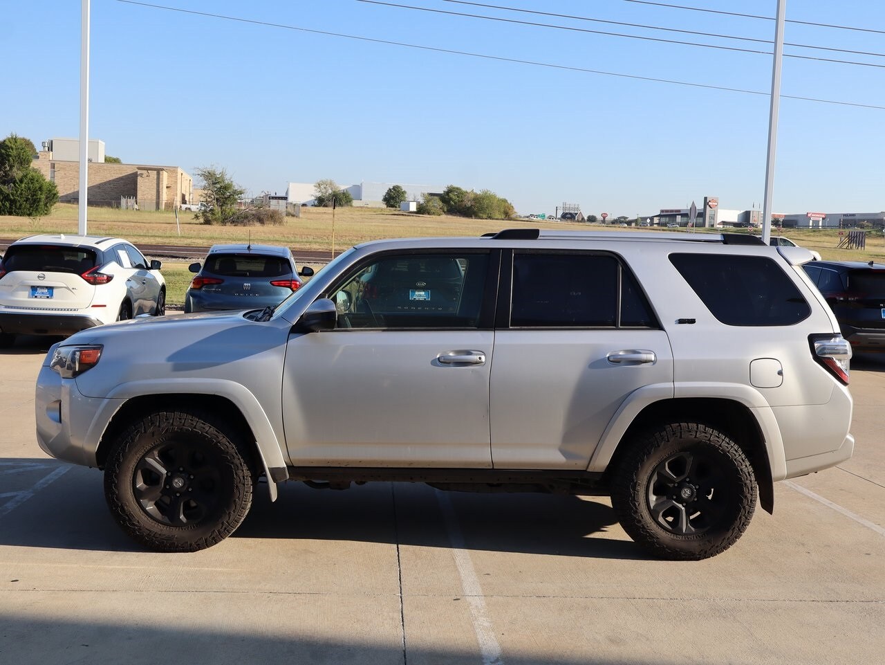 2021 Toyota 4Runner SR5 photo 2