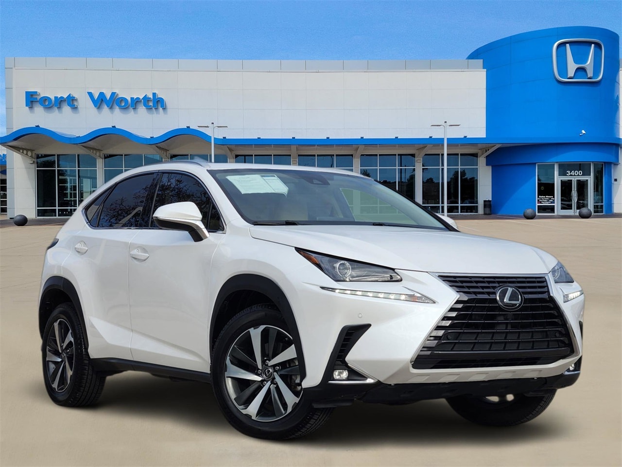 2020 Lexus NX 300's photo