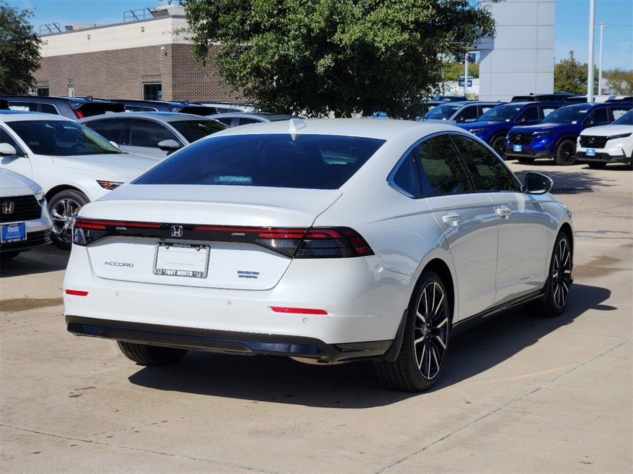 2025 Honda Accord Hybrid Touring photo 3