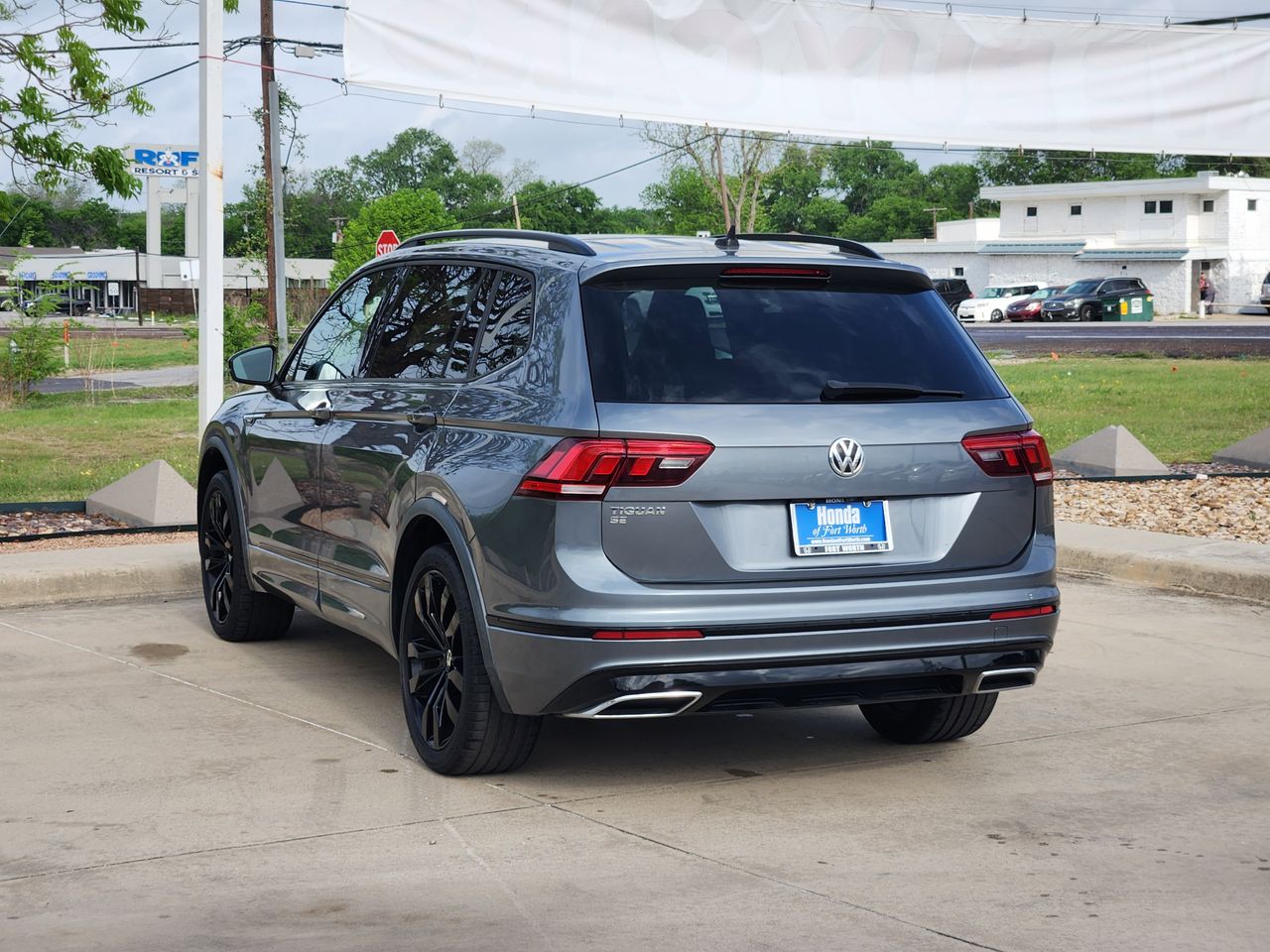 View vehicle photo 7