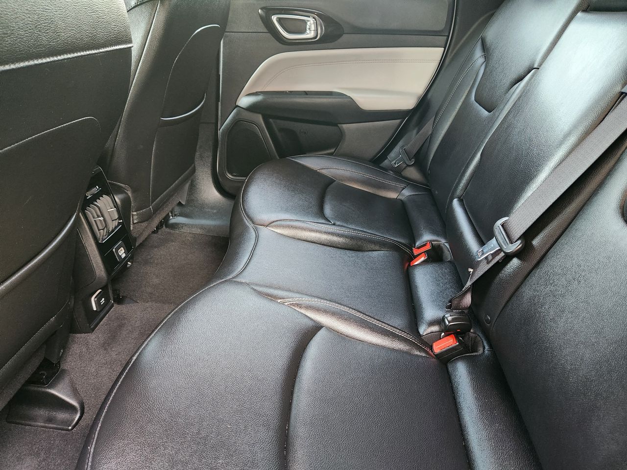 2025 Jeep Compass Limited - Photo 28