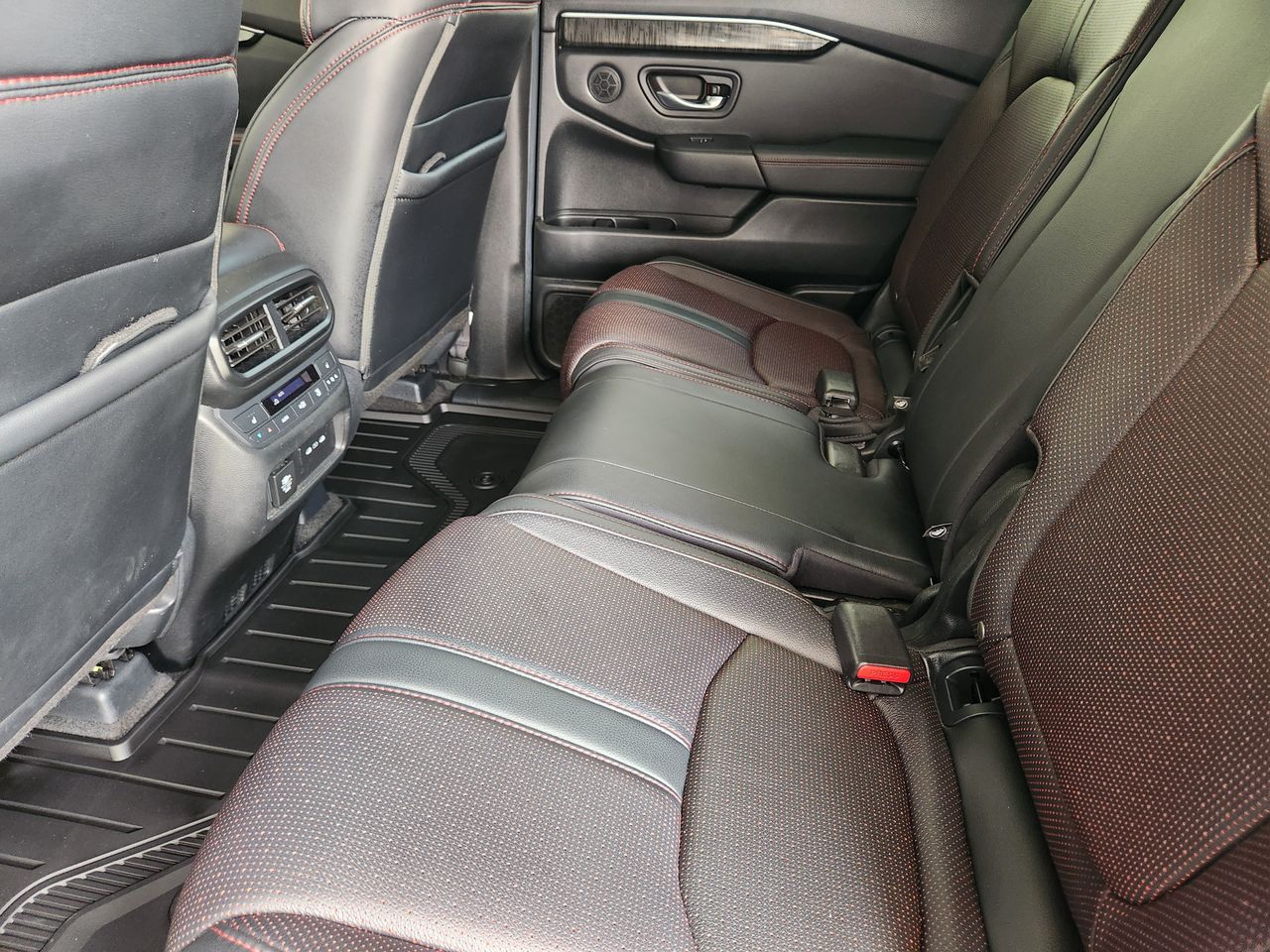 2025 Honda Pilot Black Edition - Photo 29