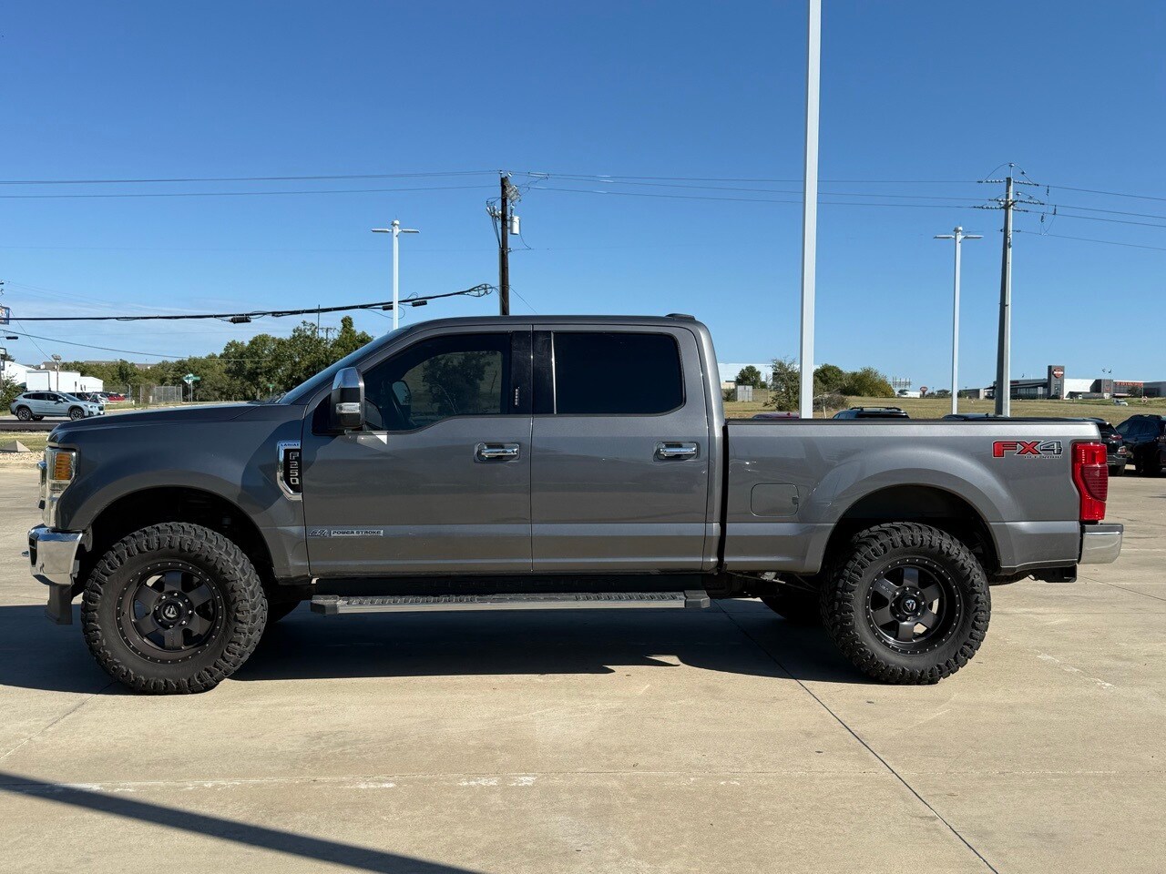 2022 Ford F-250 Lariat photo 2