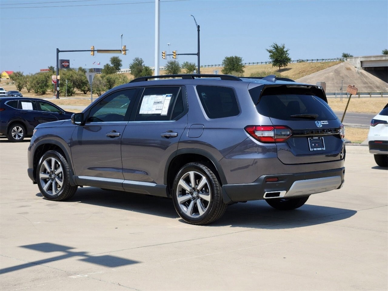 2025 Honda Pilot Touring photo 4