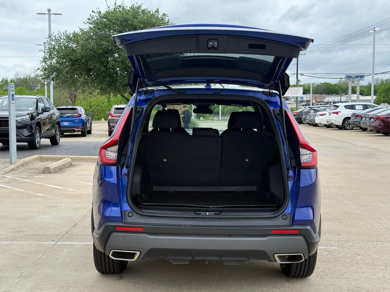 View vehicle photo 5