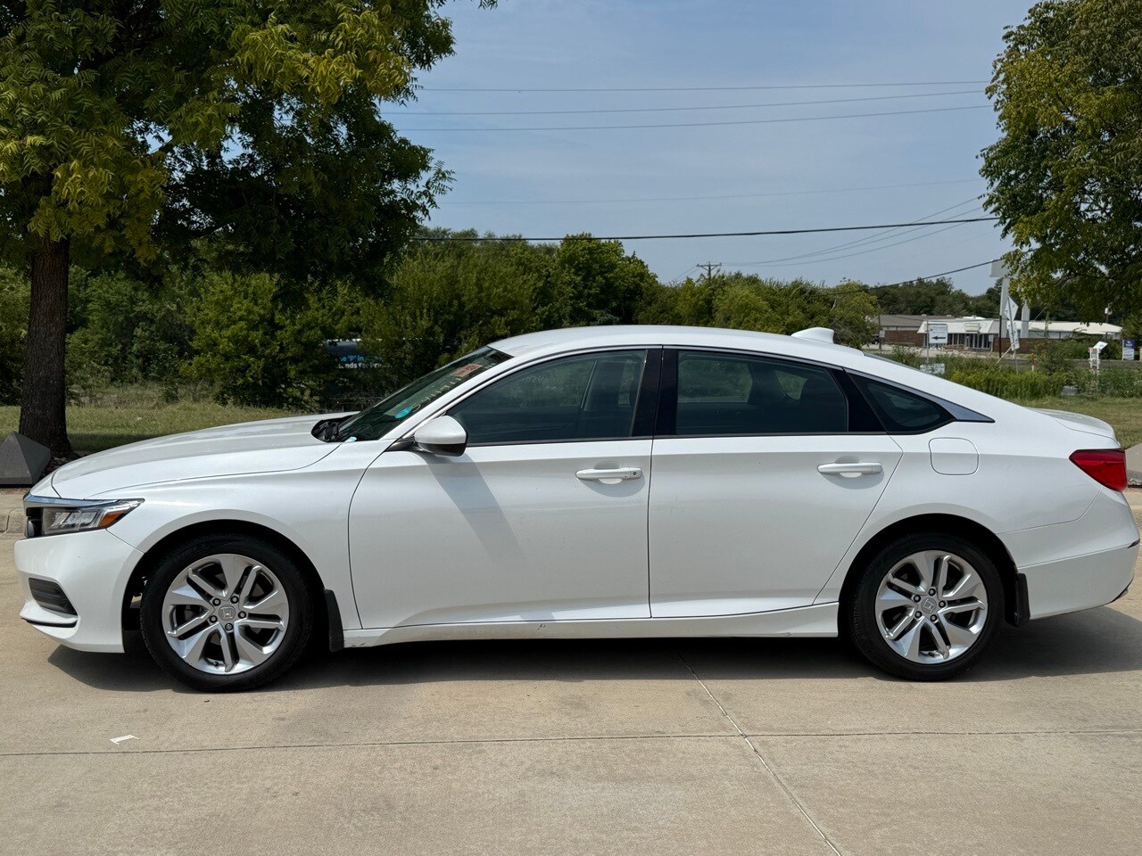 2019 Honda Accord LX photo 2
