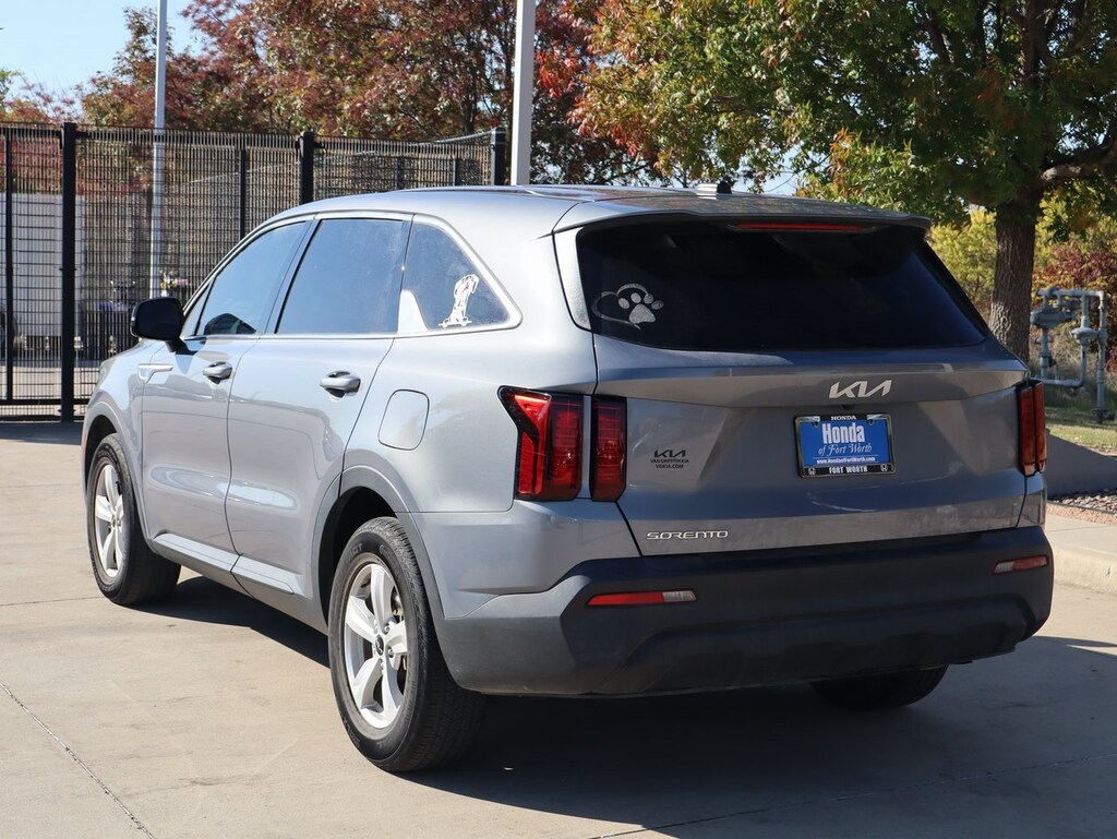 Used 2023 Kia Sorento LX SUV