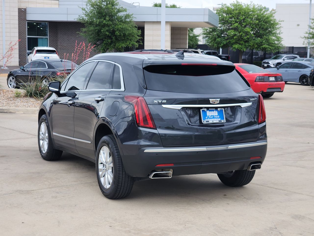 View vehicle photo 7