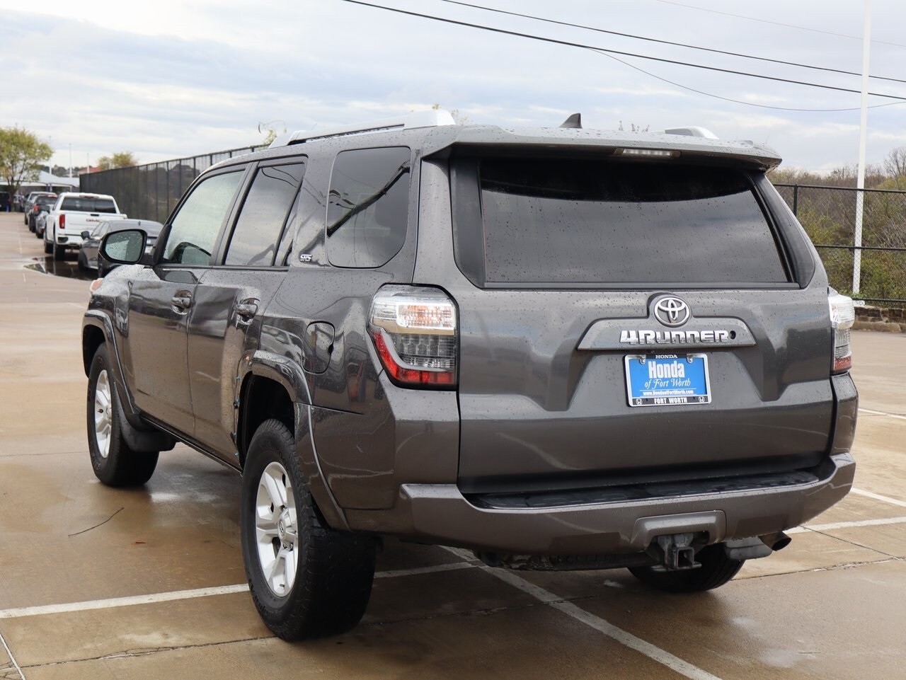 2016 Toyota 4Runner SR5 photo 3