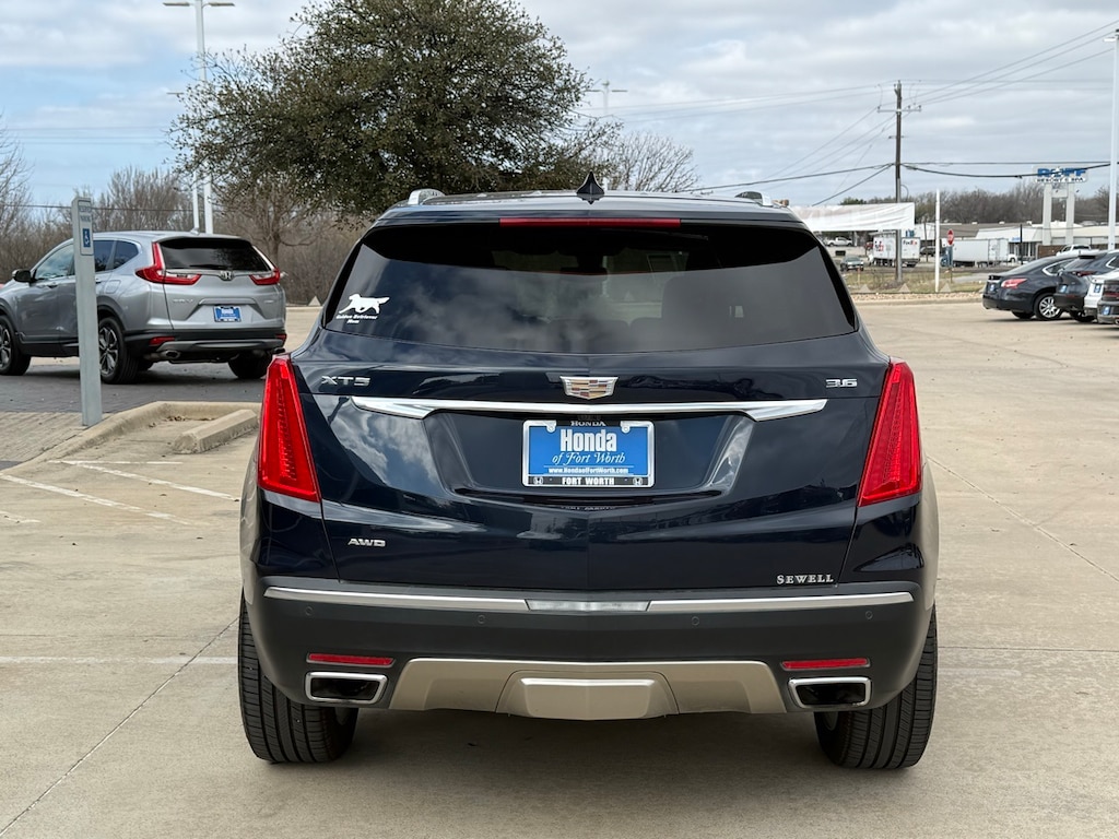 Used 2017 CADILLAC XT5 Platinum SUV