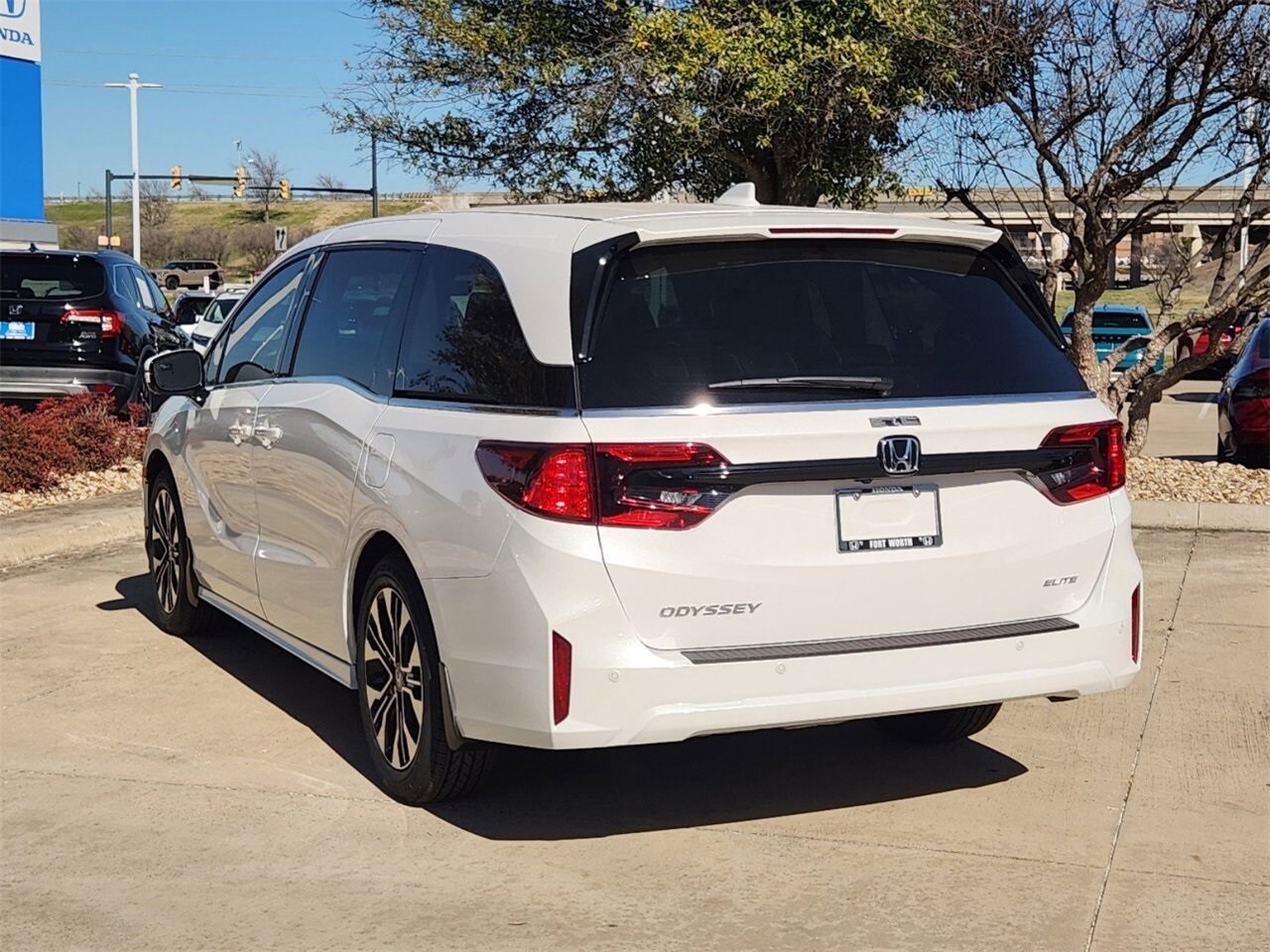 2026 Honda Odyssey Elite photo 3