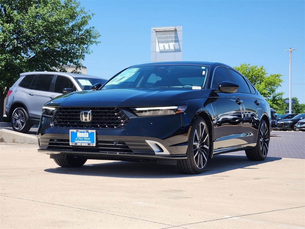 2025 Honda Accord Hybrid Touring photo 2
